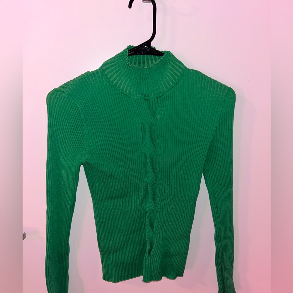 Super cute sweater!